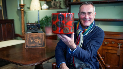 ** Visually Signed** Paul Martin's Antiques Showdown