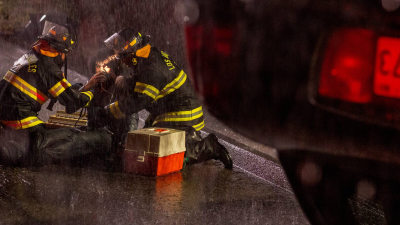 9-1-1 T2 E9 · Los comienzos de Hen