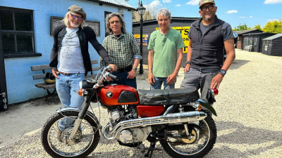 Equipo de restauradores T7 · Andrew