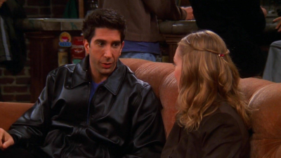 Friends T6 E18 · El de cuando Ross sale con una estudiante