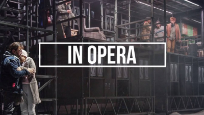 Tras el escenario en el Teatro Regio